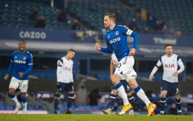 他们不仅加 他们不仅加